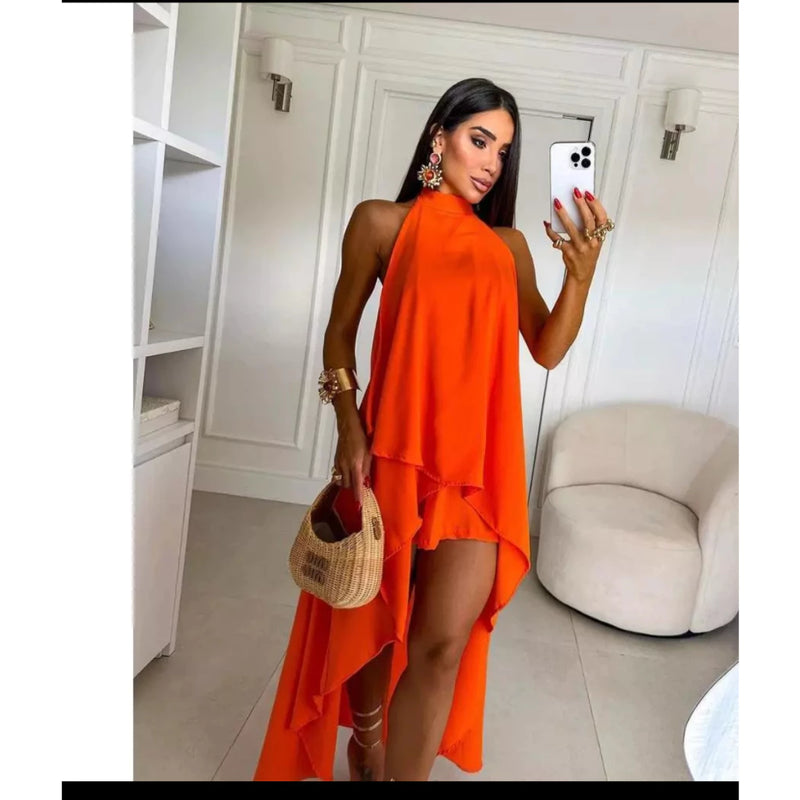 Vestido Laise alongado com babados e com amarração em pescoço.