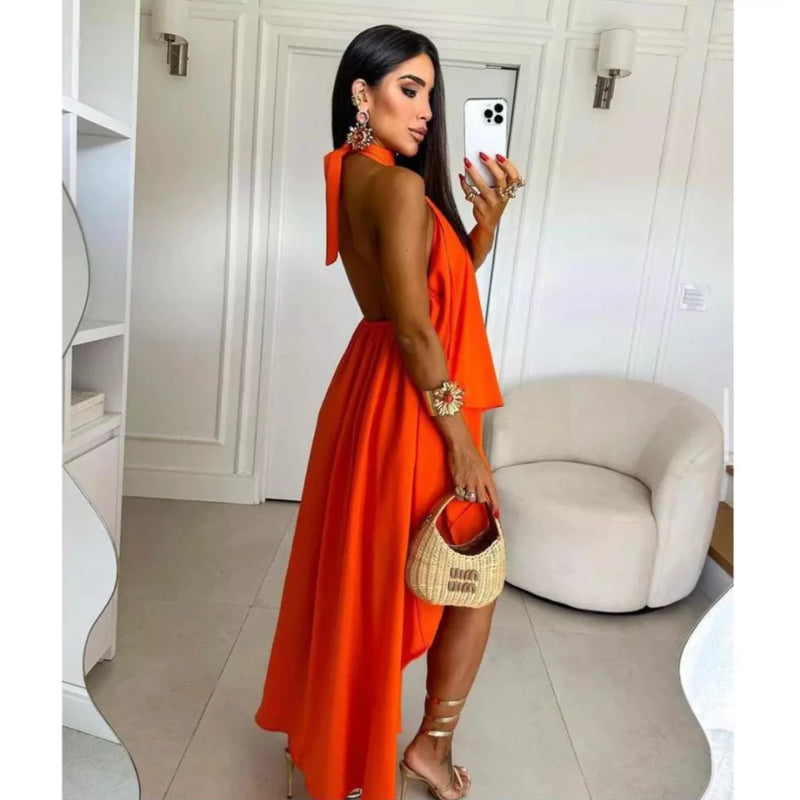 Vestido Laise alongado com babados e com amarração em pescoço.